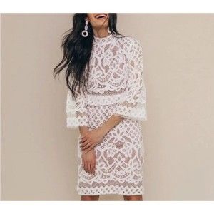 Ivy City Co Dress Womens Size Small Ivory Shift Lace Lined Bell Sleeve New
